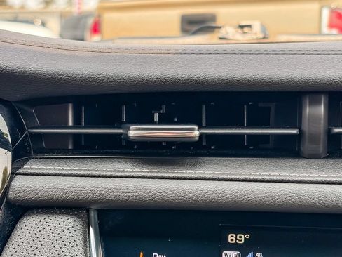 Used 2019 Cadillac XT5 Luxury FWD image 24