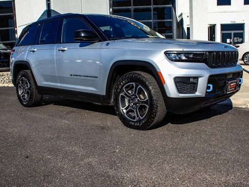 Used 2024 Jeep Grand Cherokee Trailhawk AWD/4WD image 3