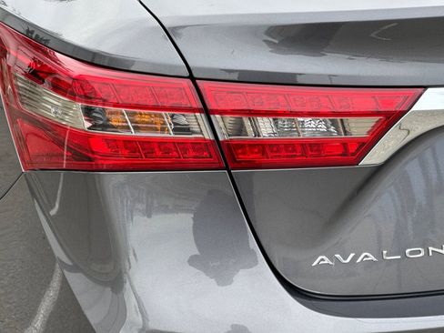 Used 2018 Toyota Avalon Touring image 26