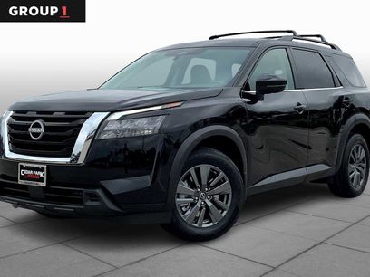 New 2025 Nissan Pathfinder SV w/ SV Premium Package