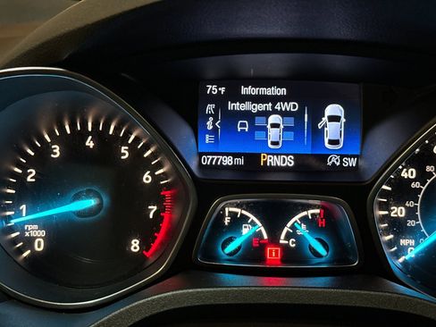 Used 2017 Ford Escape Titanium image 27