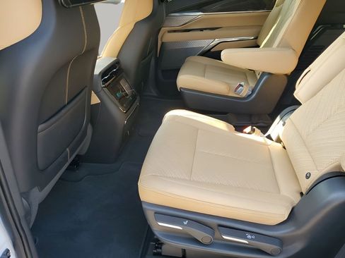 New 2026 Cadillac Escalade IQ Sport 2 w/ LPO, ONYX Package image 20