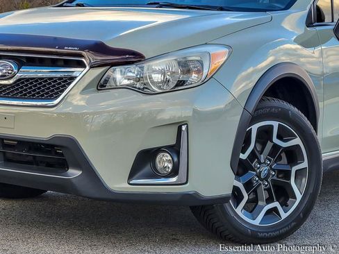 Used 2017 Subaru Crosstrek 2.0i Premium w/ Moonroof Package image 3