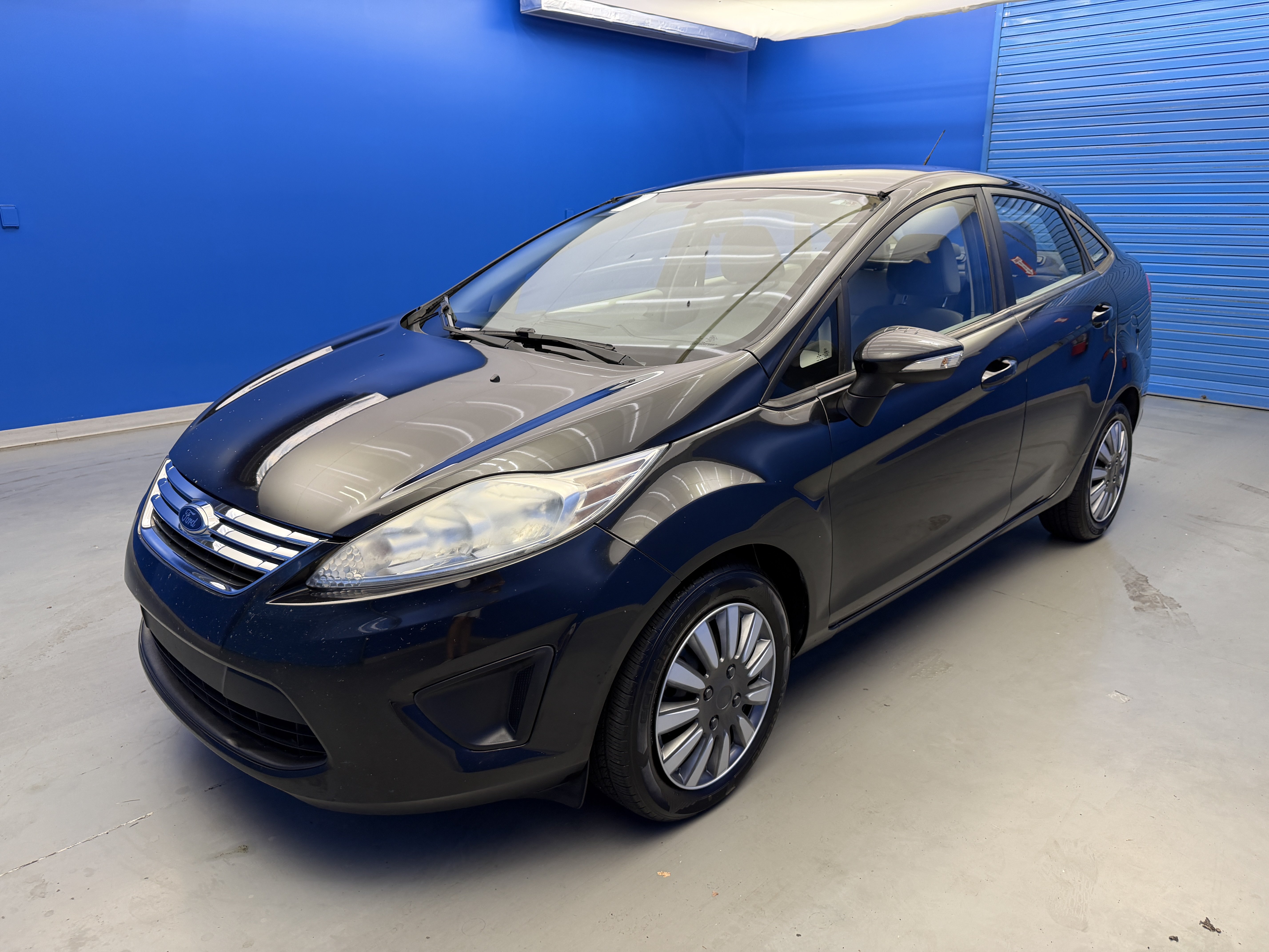 Used 2013 Ford Fiesta SE FWD image 4