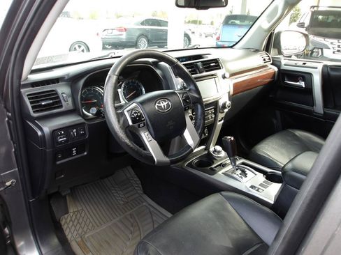 Used 2015 Toyota 4Runner Limited AWD/4WD image 9