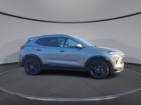 Used 2024 Buick Encore GX Sport Touring image 9