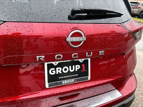 Certified 2026 Nissan Rogue SV FWD image 29