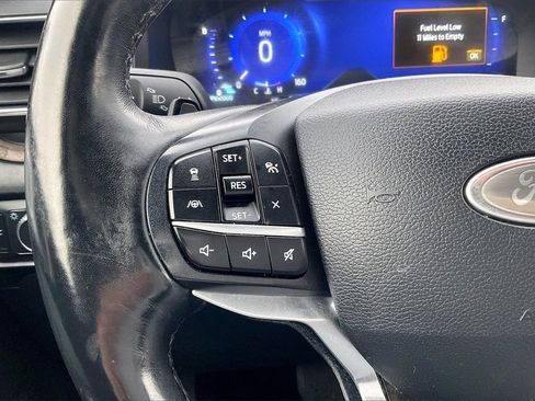 Used 2020 Ford Explorer Platinum w/ Premium Technology Package image 18