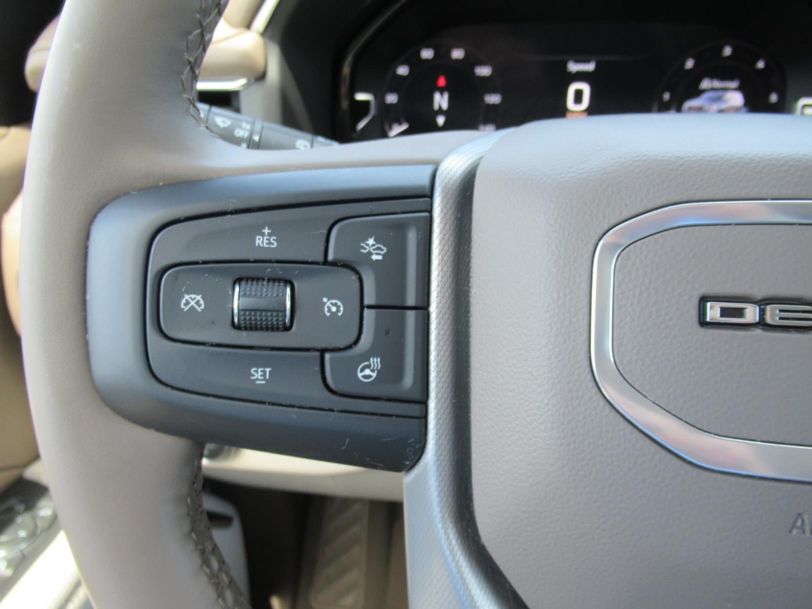 Used 2024 GMC Yukon XL Denali RWD image 27