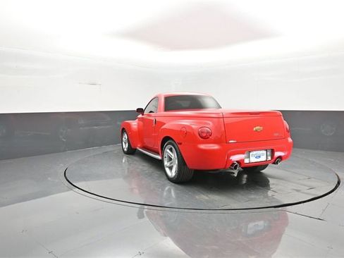 Used 2004 Chevrolet SSR w/ Preferred Equipment Group image 5
