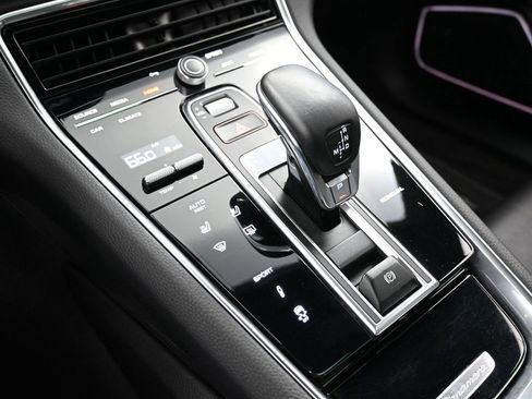 Certified 2022 Porsche Panamera Platinum Edition image 23