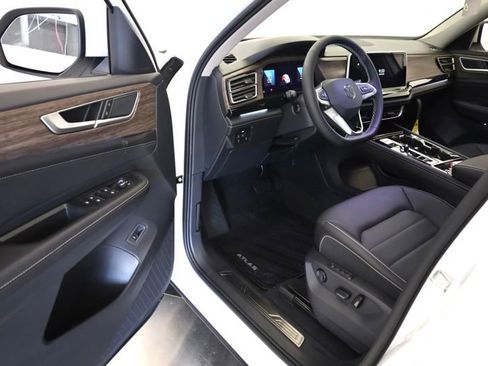 New 2026 Volkswagen Atlas SEL image 9