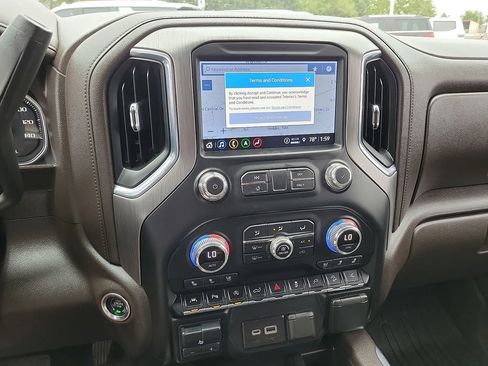 Used 2021 GMC Sierra 1500 Denali w/ Denali Ultimate Package AWD/4WD image 22