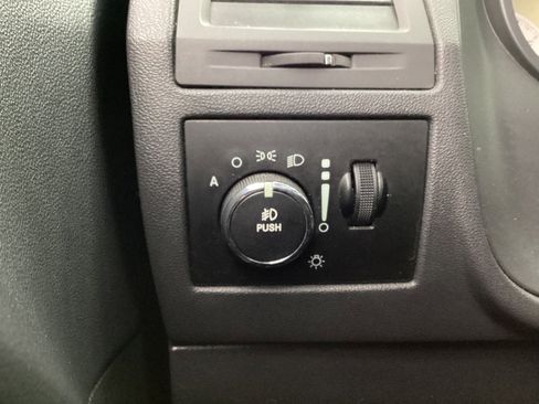 Used 2014 Dodge Challenger R/T image 31