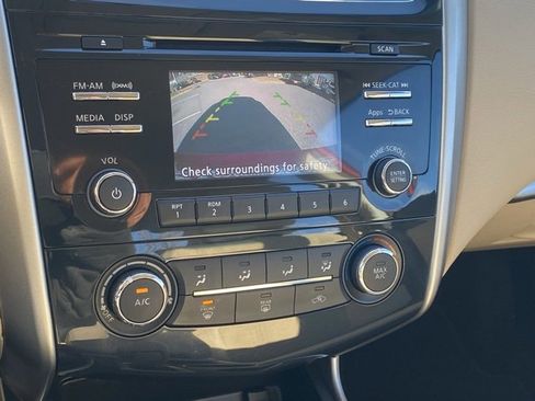 Used 2015 Nissan Altima 2.5 S w/ Special Edition Package image 3