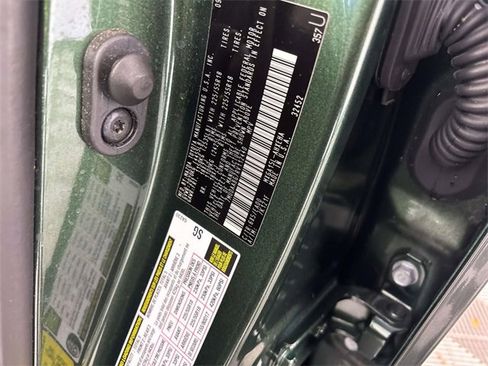 Used 2024 Toyota Corolla Cross XLE image 33