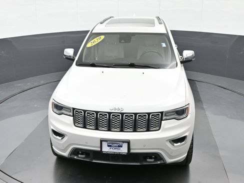 Used 2020 Jeep Grand Cherokee Overland AWD/4WD image 34