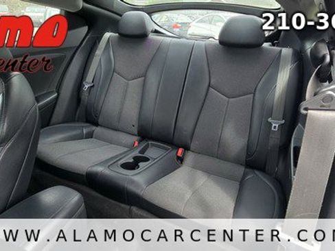 Used 2012 Hyundai Veloster w/ Style Pkg image 24