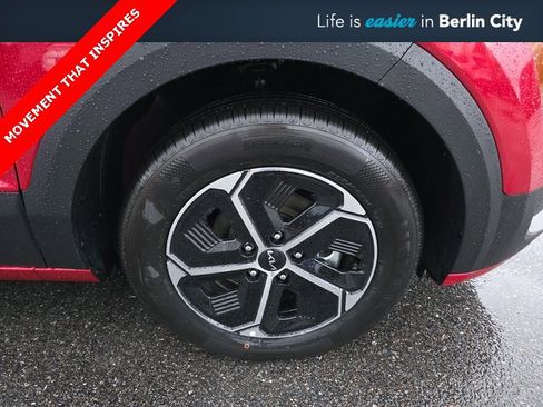 New 2025 Kia Niro EX image 12