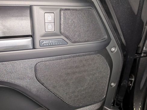 New 2026 Land Rover Defender 110 X-Dynamic SE AWD/4WD image 13