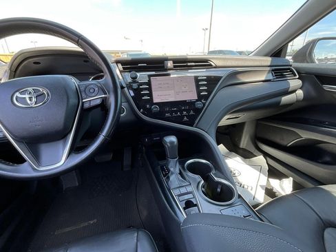 Used 2019 Toyota Camry XSE FWD image 9