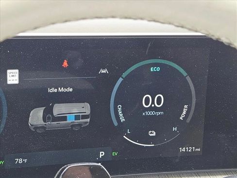 Used 2025 Hyundai Santa Fe Calligraphy image 9