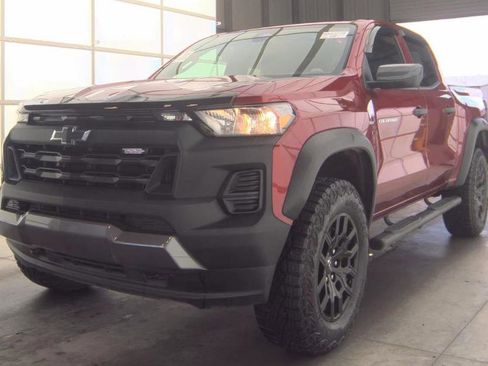 Used 2025 Chevrolet Colorado Trail Boss AWD/4WD image 4