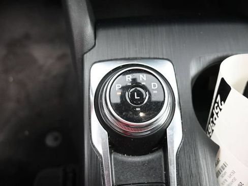 Used 2024 Ford Escape ST-Line FWD image 31