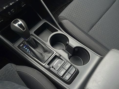 Used 2019 Hyundai Tucson SE image 16