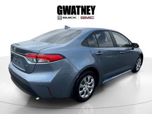 Used 2026 Toyota Corolla LE FWD image 3