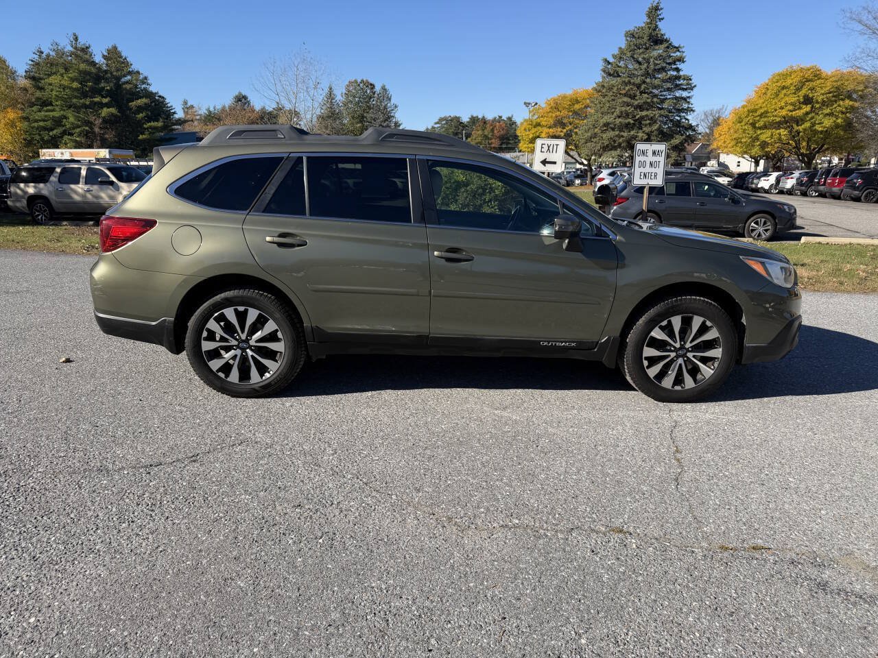 Used 2016 Subaru Outback 2.5i Limited AWD/4WD image 6