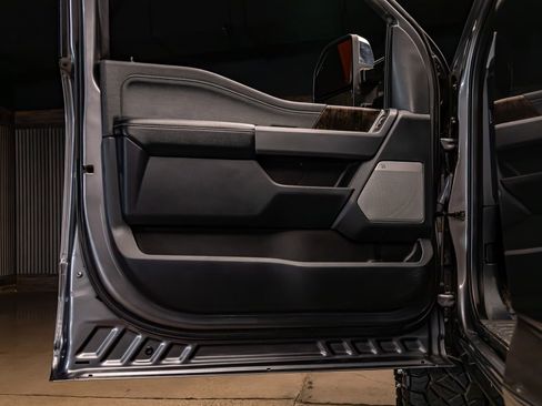 Used 2023 Ford F350 Lariat w/ Lariat Ultimate Package AWD/4WD image 29