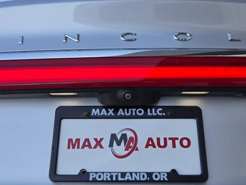 Used 2016 Lincoln MKX Reserve w/ Technology Package FWD image 38