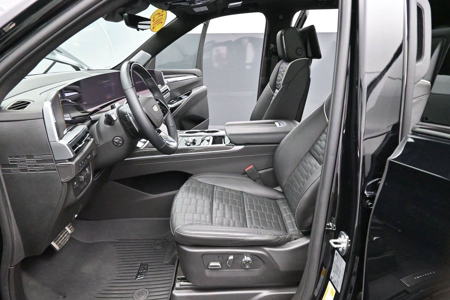 Used 2025 Cadillac Escalade V w/ LPO, ONYX Package AWD/4WD image 14