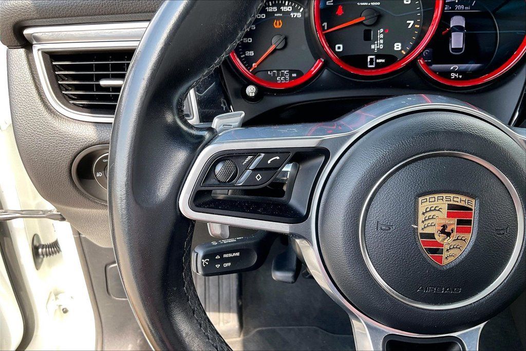 Used 2018 Porsche Macan AWD/4WD image 11