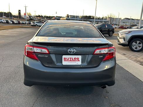 Used 2012 Toyota Camry SE image 4