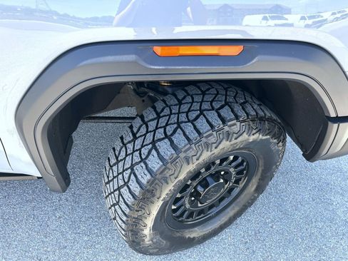 Used 2025 GMC Sierra 2500 AT4X w/ AT4X AEV Edition AWD/4WD image 23