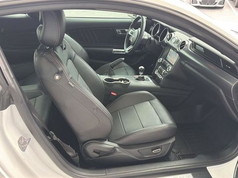 Used 2018 Ford Mustang GT Premium w/ GT Performance Package RWD image 12