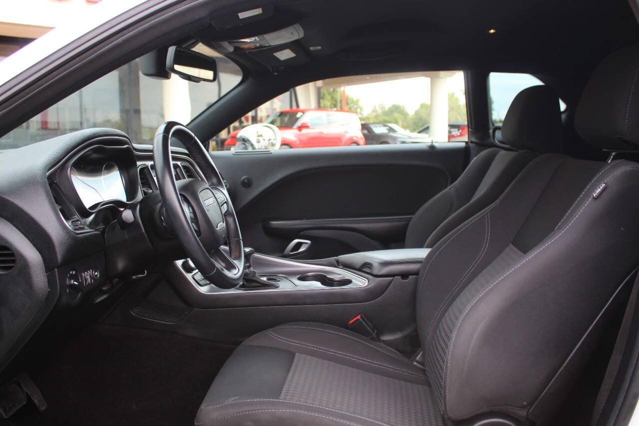 Used 2018 Dodge Challenger SXT RWD image 11