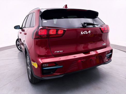 Certified 2022 Kia Niro EX image 4