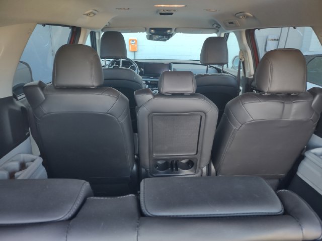 Certified 2024 Kia Carnival EX FWD image 17