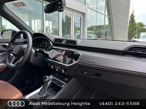 Used 2025 Audi Q3 2.0T Premium w/ Convenience Plus Package AWD/4WD image 17