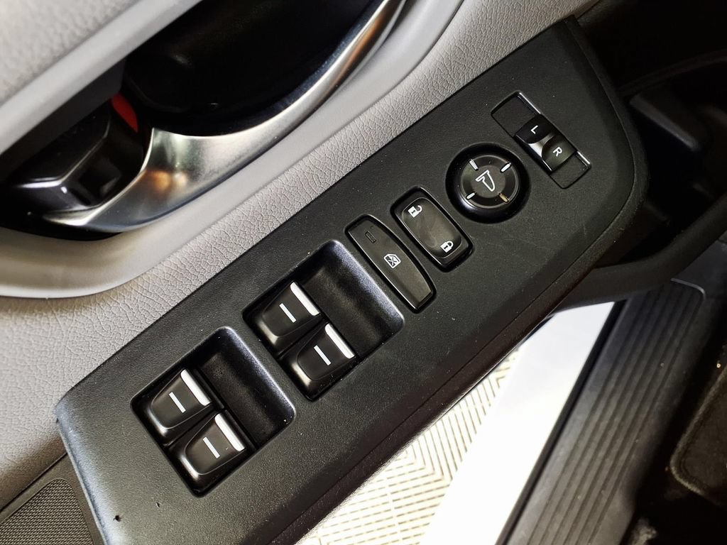 Used 2023 Honda Pilot LX image 25