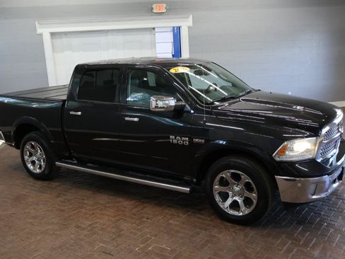 Used 2016 RAM 1500 Laramie w/ Convenience Group AWD/4WD image 24