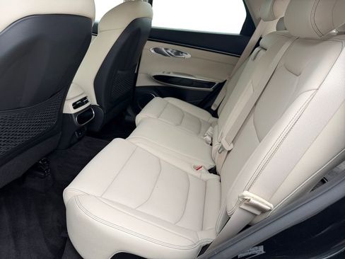 Used 2023 Genesis GV70 2.5T image 13