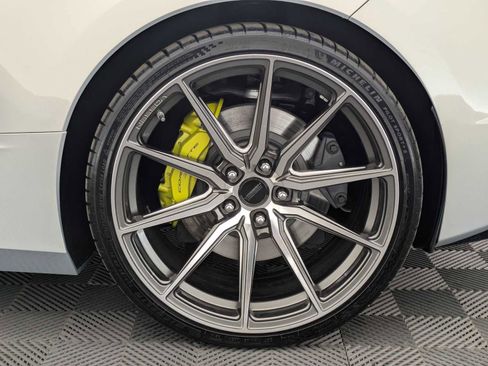 Used 2021 Chevrolet Corvette Stingray Premium Cpe w/ Z51 Performance Package RWD image 14