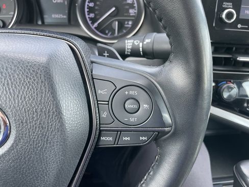 Used 2023 Toyota Camry SE image 19