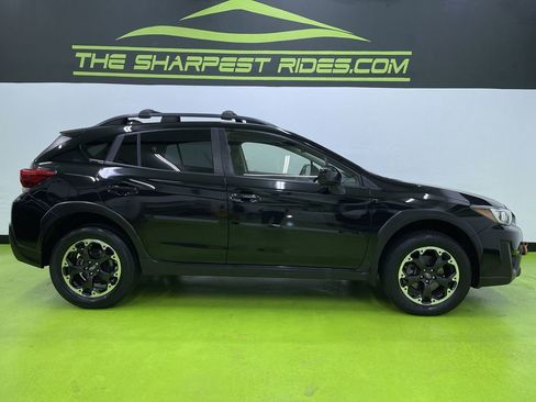 Used 2021 Subaru Crosstrek 2.0i Premium image 11