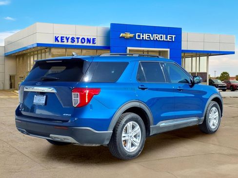 Used 2021 Ford Explorer XLT w/ Equipment Group 202A AWD/4WD image 7