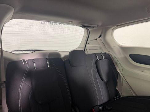 Used 2024 Chrysler Voyager LX image 25